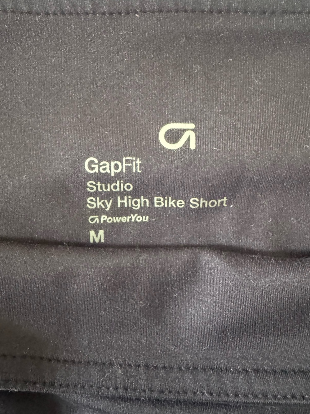 GapFit Studio Sky High Bike Short in Black size medium